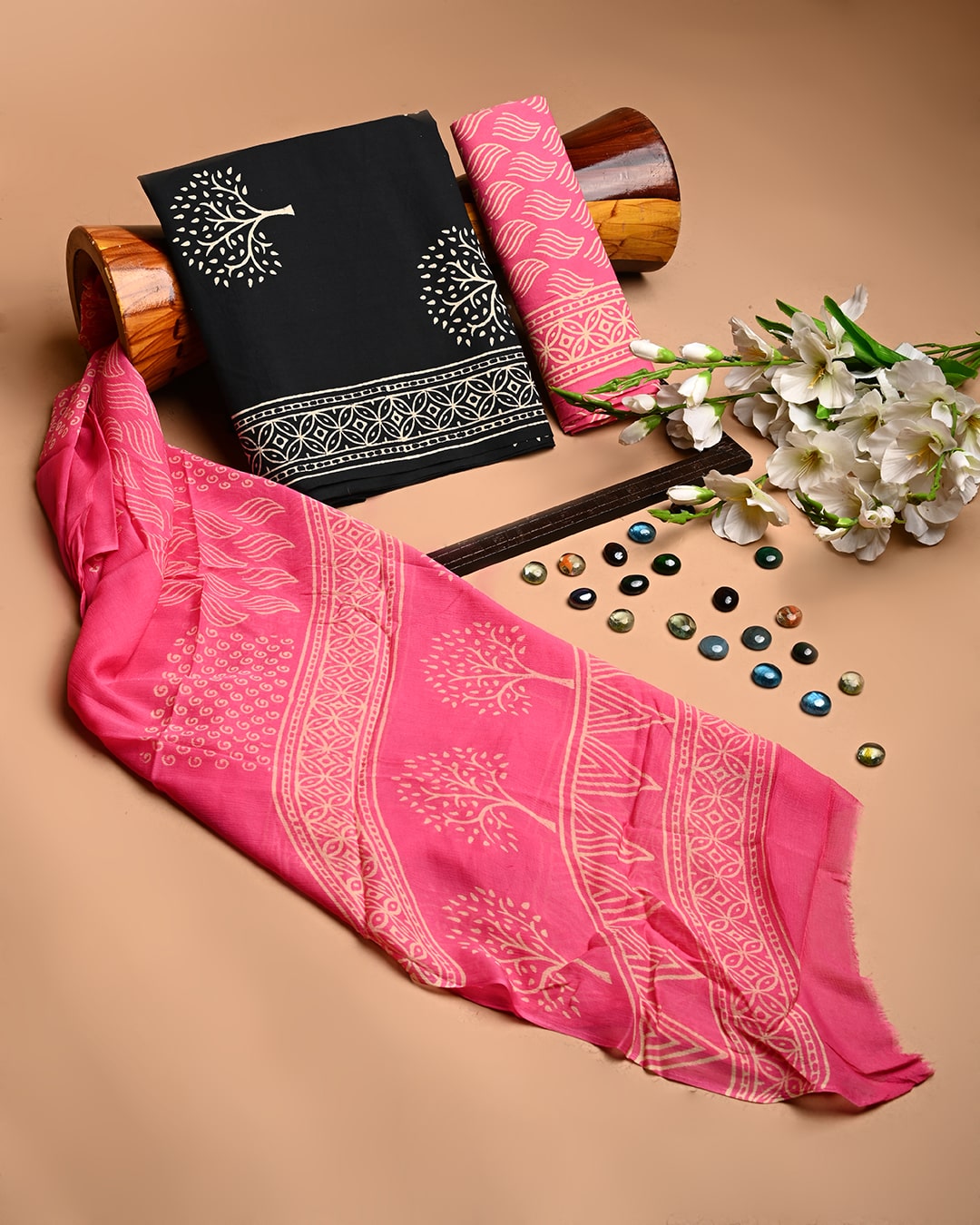 New Black And Pink Soft Cotton Suit With Chiffon Dupatta (BSCOTCH04)